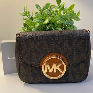 Michael Kors Fulton Signature Crossbody